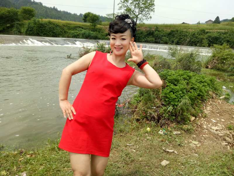 好一朵雪莲花——记湖南省民歌手康婵玉
