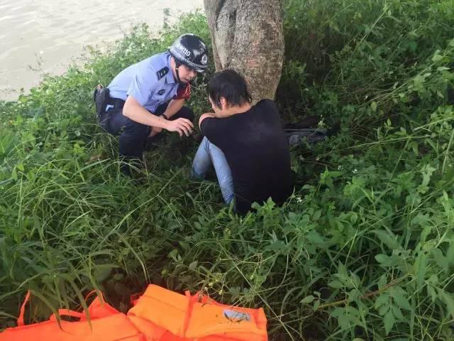 漳州男子跳江自杀发现江中有条蛇 被吓得游回岸边