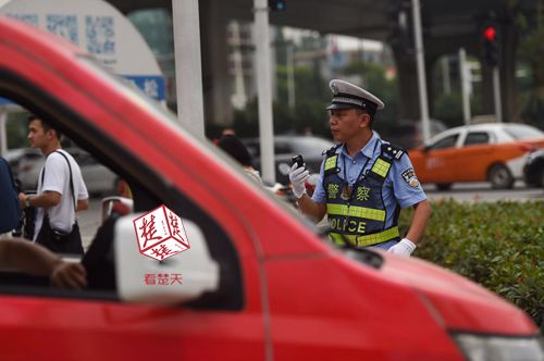 注意！武汉交警今起整治交通，开车不让人，罚款扣3分！