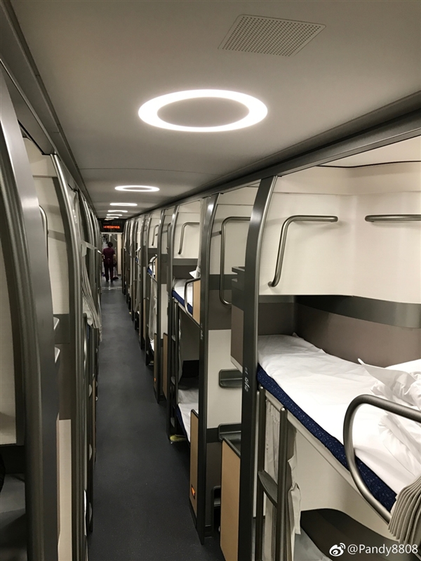中國全新臥鋪動車組現身:雙層縱向設置