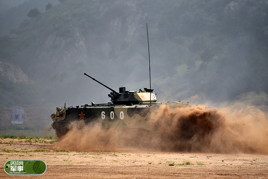 步战车大赛国内场地更难 中国老86A胜俄BMP2