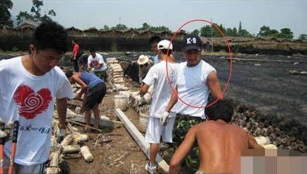 吴京向震区捐款100万,却被网友骂惨了?