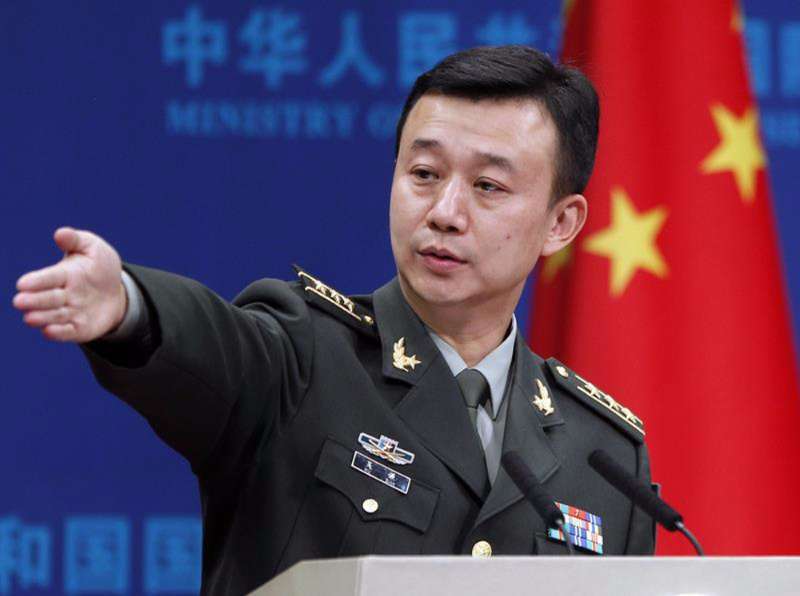 国防部新闻发言人杨宇军大校退役：对家庭亏欠太多