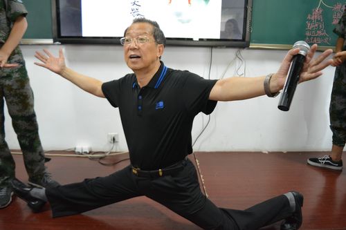 周士渊教授走进北京暑期中学生好习惯夏令营