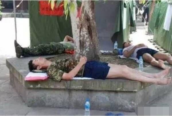 吴京向震区捐款100万,却被网友骂惨了?