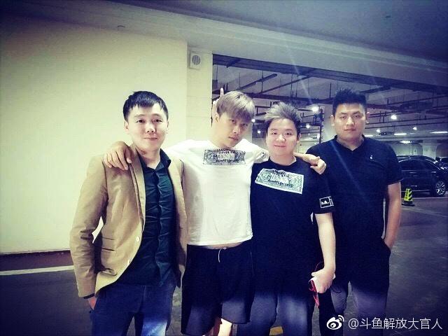 带五五开都能吃鸡的猛男!解放大官人两年耕耘终成名_|五五开|吃鸡esports电子竞技_凤凰网