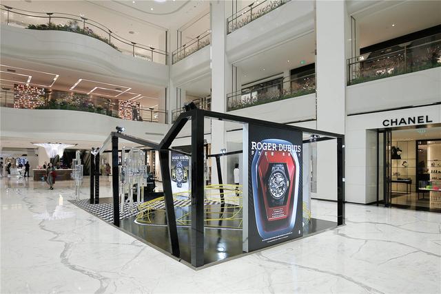 罗杰杜彼与兰博基尼合作的限量时计 亚洲首展登陆北京(图2) 挑腕表还能试驾赛车,看兰博基尼和罗杰杜彼如何开启计时新体验