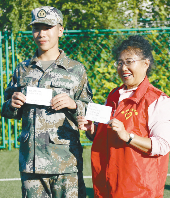 辽宁康平县青年志愿者开展 一对一 拥军活动