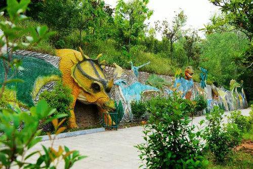 恐龙遗迹园荣获“西峡县最美旅游景区”称号