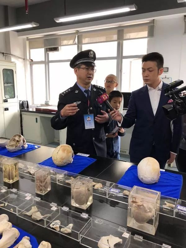 深圳公安第十三届警营开放日活动火爆全城_凤