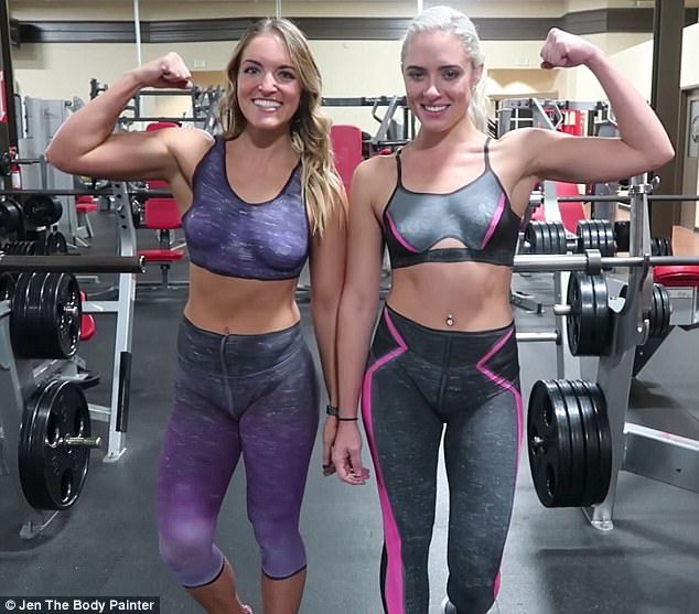 美国两名女子只靠人体彩绘进健身房 竟无人识破