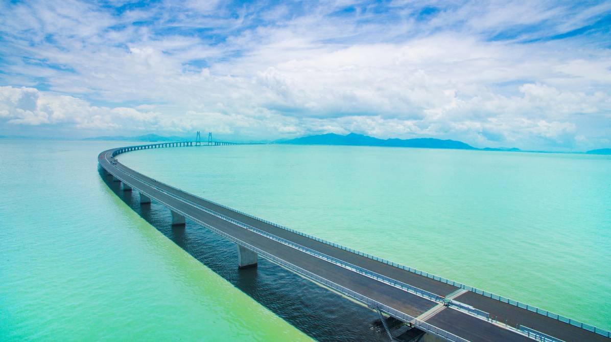 港珠澳大桥2018年1月1日正式通车!美食美景玩