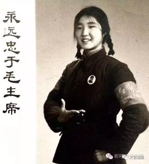 比《芳华》女兵还性感 透明军装包裹无处安放的青春