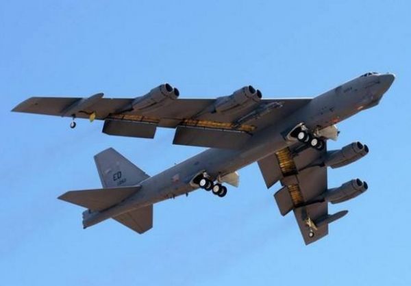 美军计划为B-52轰炸机换发 使其服役到2050年