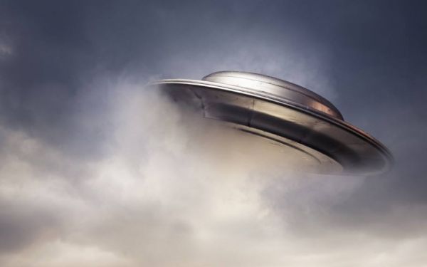 证据很多 美军UFO项目前负责人称人类并不孤单