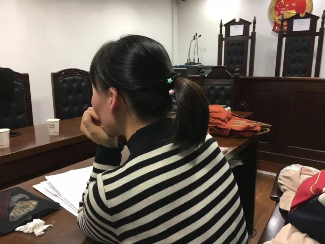 杭州女子为前任挪用900万公款 出狱后被拉黑！