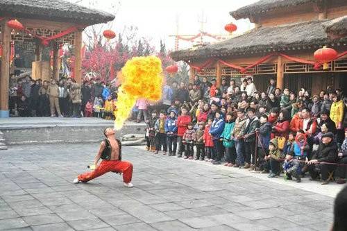 开封万岁山春节大庙会年味儿浓浓