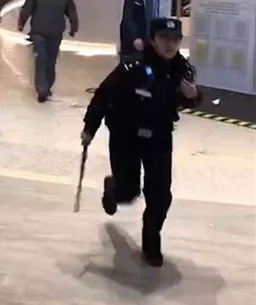 北京西单发生恶性案件这两人的逆行刷爆朋友圈
