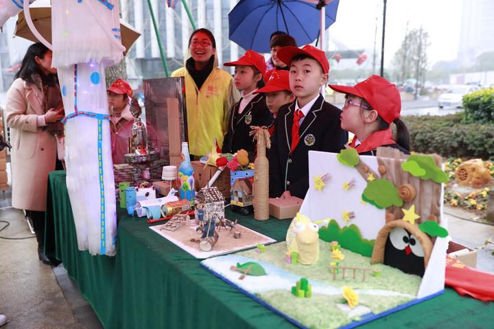 小手拉大手 垃圾分类台州志愿者再出发