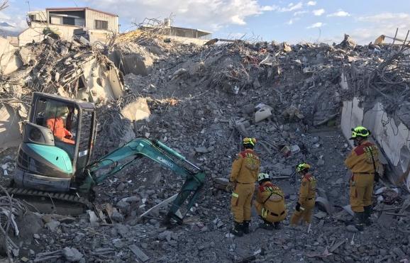 花莲地震20天后 2名大陆游客遗体终于将要从塌楼移出