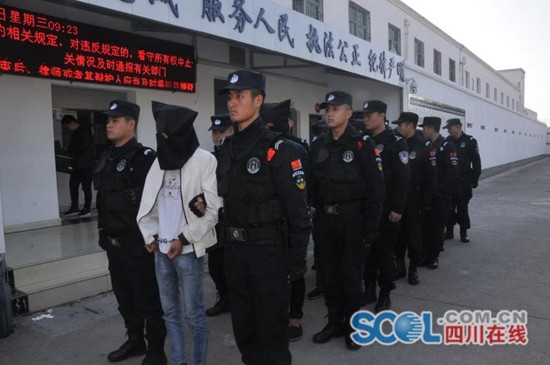 德阳|中江警方破获系列碰瓷诈骗和敲诈勒索案件