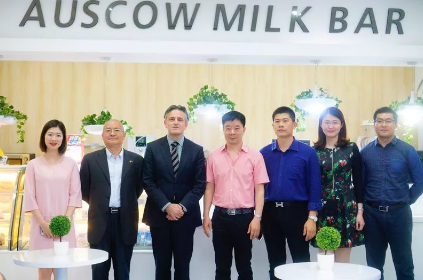 澳大利亚贸易投资委员会副总领事到访澳牛参观