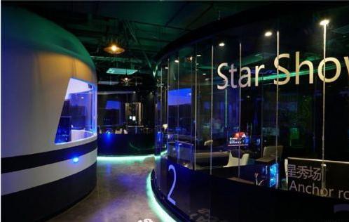 中国与美国的网吧差距有多大?清一色电竞椅6