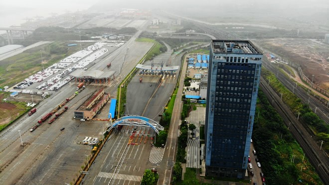 “一带一路”助重庆筑开放新高地  联通全世界