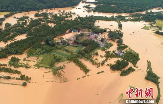 暴雨洪水致江西106万人受灾 一镇干部殉职 抚州发生决堤险情