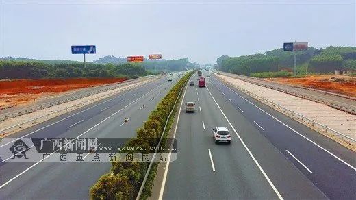 最新消息：7月31日起，柳南高速六景段进行交通管制！