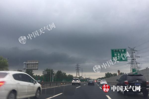 北京今天白天仍有降雨 或将“添堵”早高峰