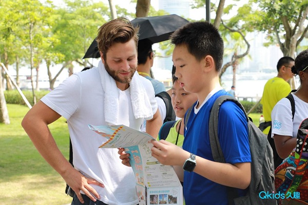 久趣英语一堂特别的英语课:北美外教与中国孩