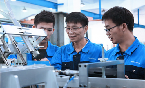 模内贴标界的 iPhone!起底思为客始终如一的