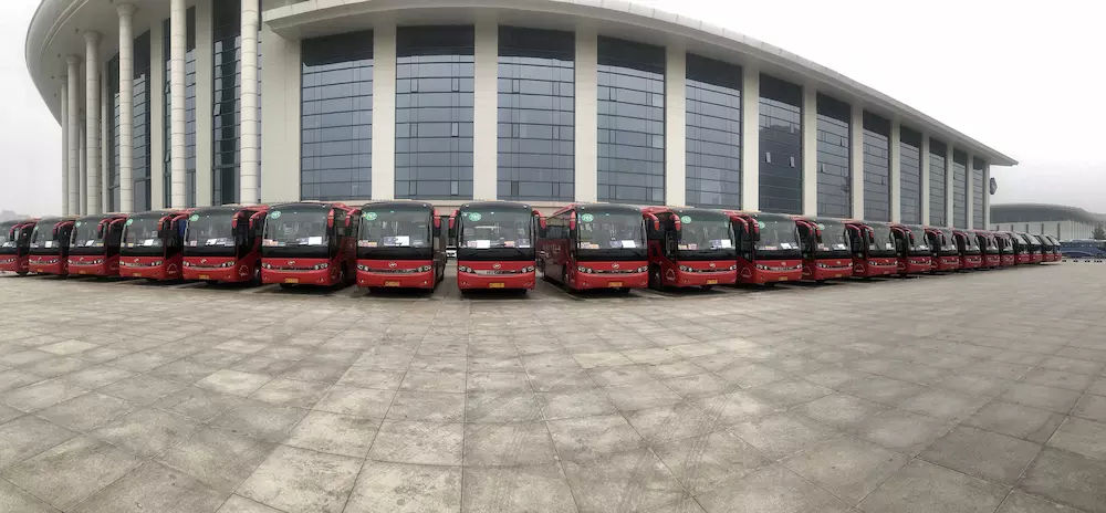 35台海格客车护航2018夏季达沃斯_凤凰网商业