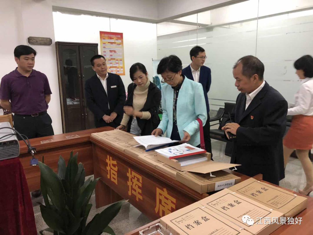 家庭月总收入_国庆旅游 月收入