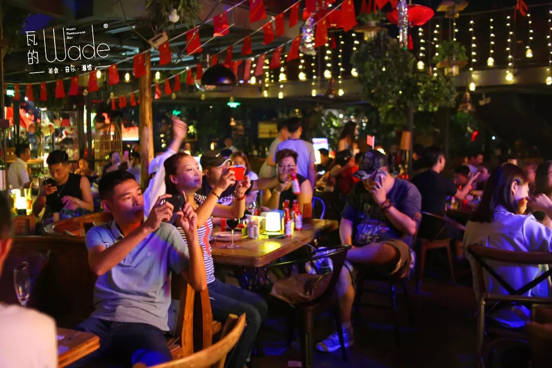 酒吧dj排行_巴黎一家酒吧因拒绝黑人进入而遭到指控