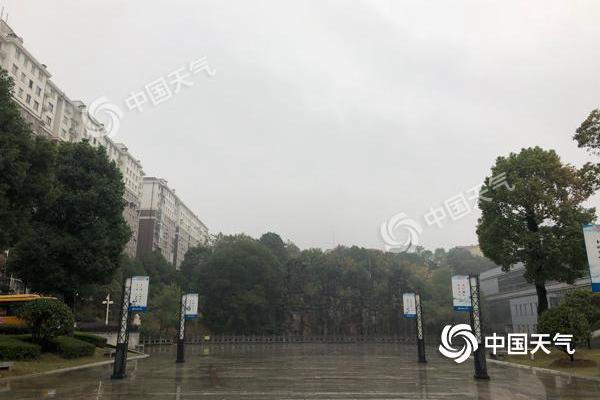 湖南未来五天雨日多 周末冷雨侵袭郴州等地有中雨