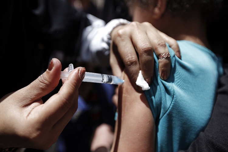 赴港打HPV疫苗被套路圈钱，20岁女医学生当预约中介被指诈骗