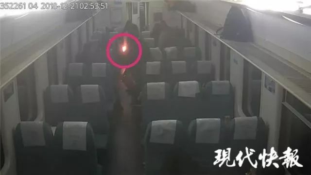 吓人！他在火车上放火！在南京站被抓后他竟说……