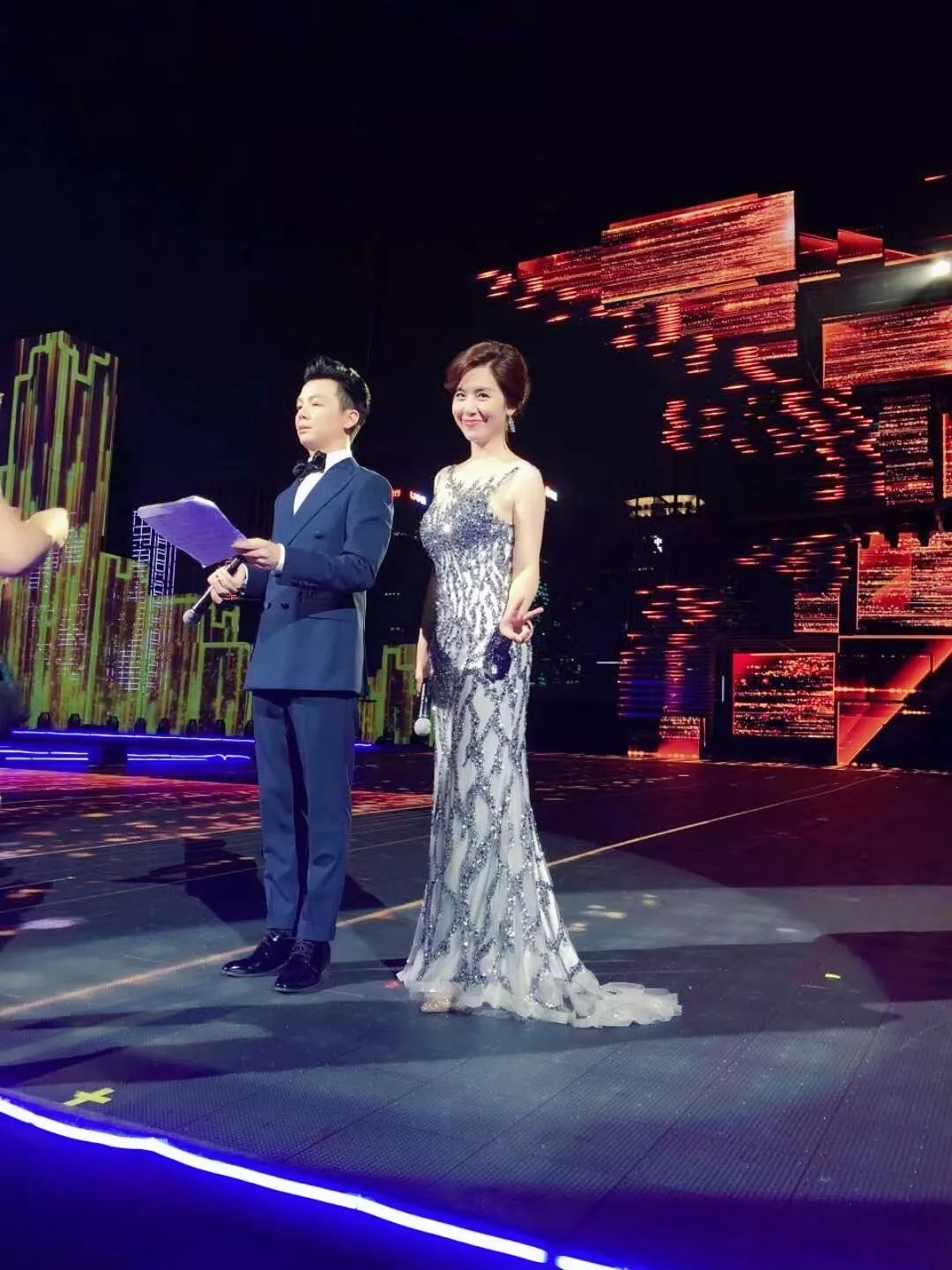 这位安徽老乡将主持2019央视春节联欢晚会