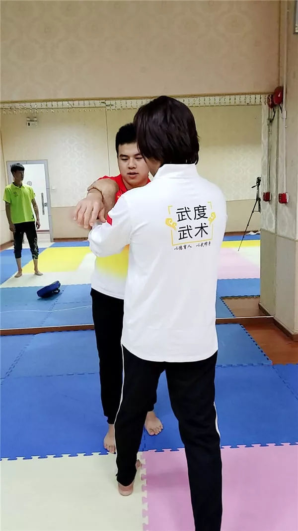 学武术到武度--泰国武打明星王比利求学之路!