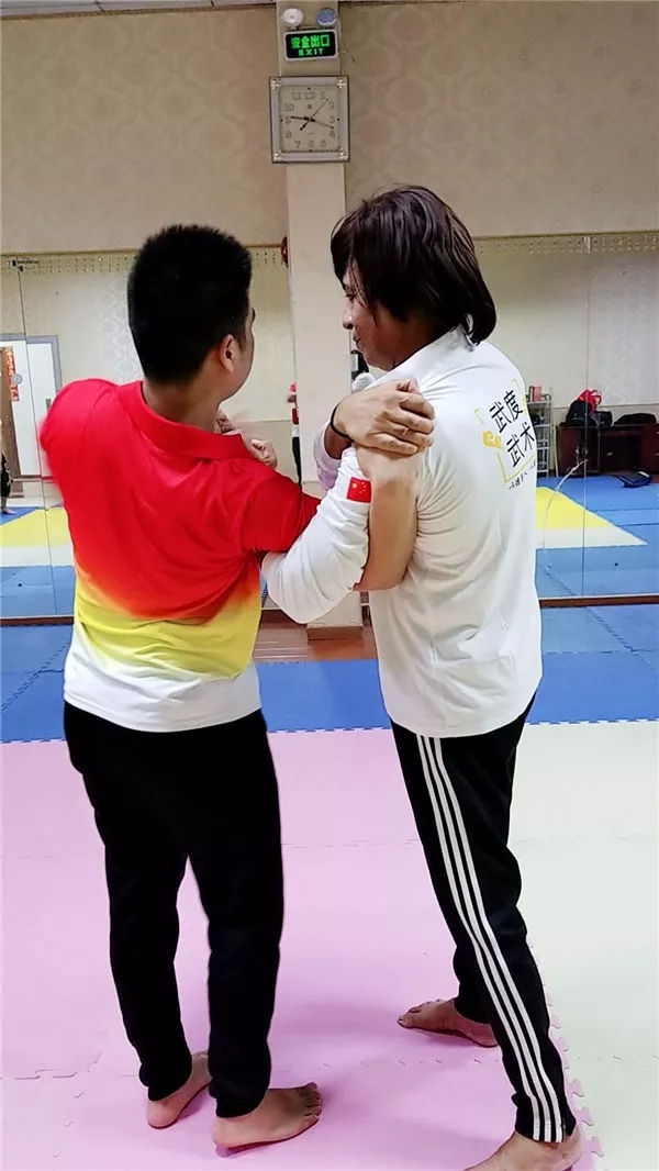 学武术到武度--泰国武打明星王比利求学之路!