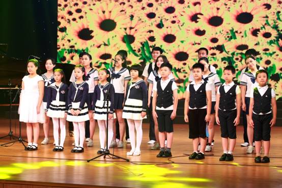 招商银行举办金葵花杯少儿钢琴大赛(深圳赛