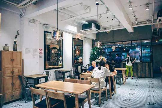 去网红餐厅排队 你就能成为网红吗 - 新闻在线