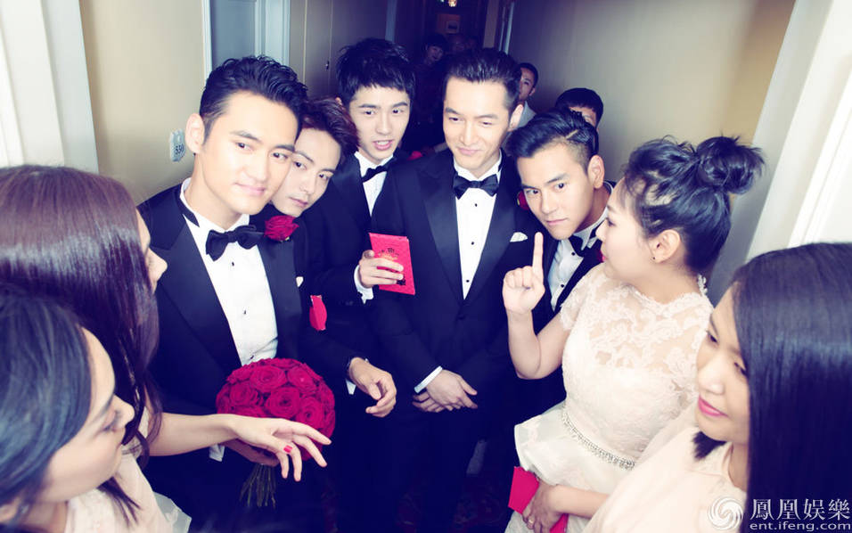 袁弘张歆艺德国古堡大婚 伴娘伴郎颜值爆表_凤