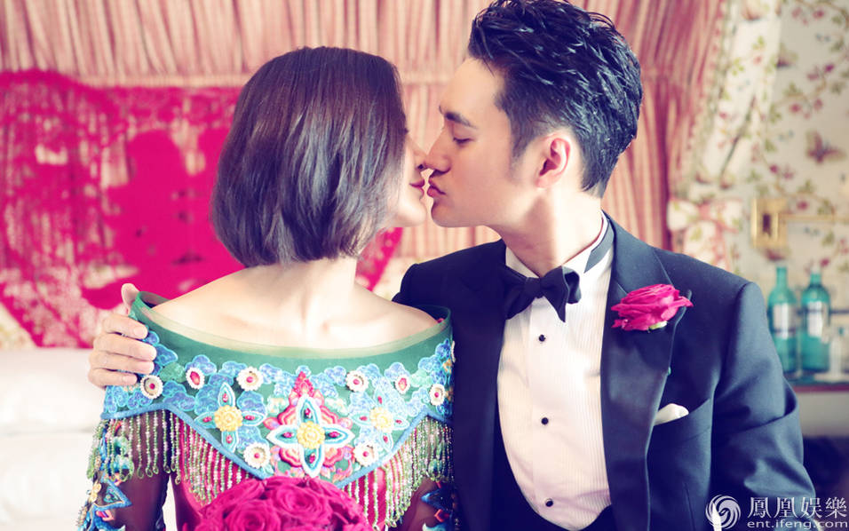 袁弘张歆艺德国古堡大婚 伴娘伴郎颜值爆表_凤