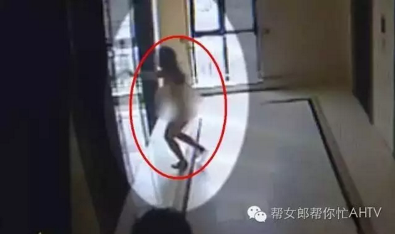 女孩被人挟持强奸 8小时后裸体逃出公寓楼(图)