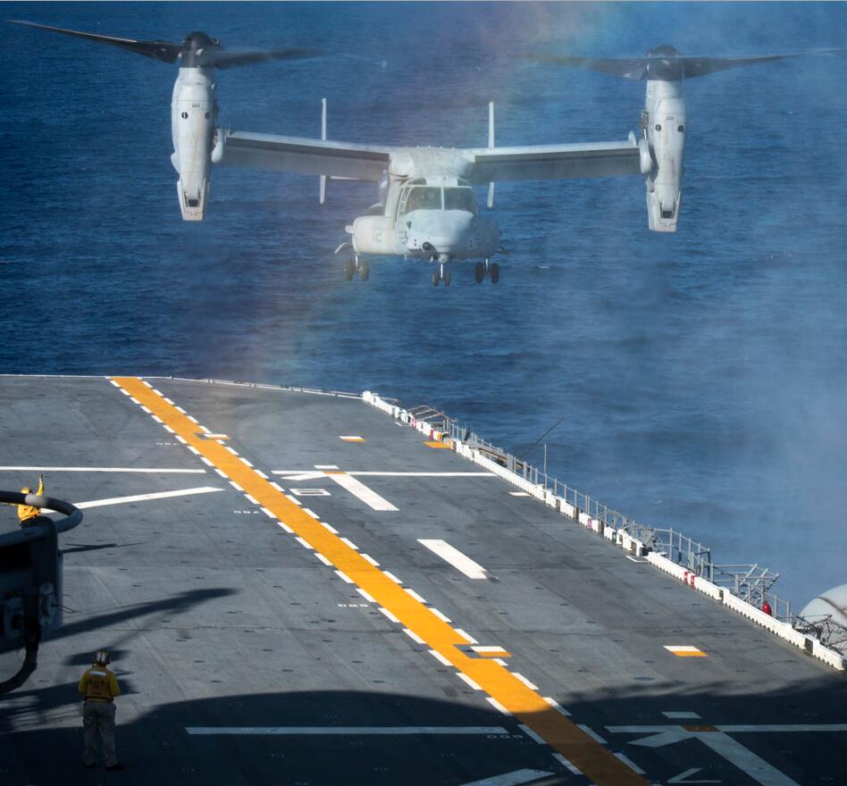 专家：美军两栖攻击舰现身东海意在向中国施压