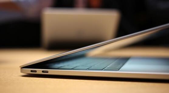苹果太坑！两张图展示新MacBook Pro设计缺陷：不能忍