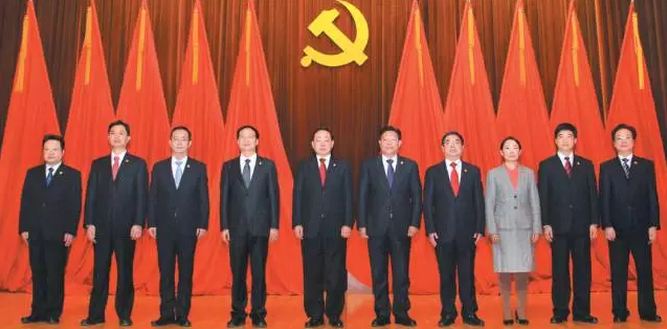 副书记排名_团委副书记汪昱妻子图(2)